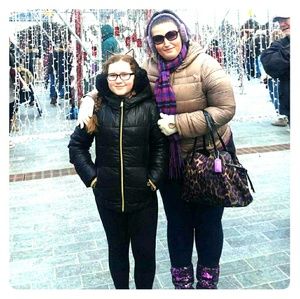 Hey im Britt. Im just a buyer. Not good w shipping